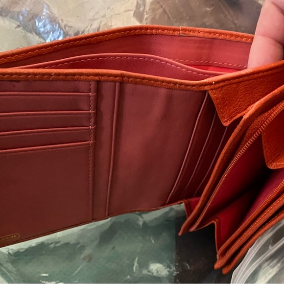 Vintage Coach loaded bi-fold wallet. 10 cc slots + zip pocket +7 slip pockets - Picture 5 of 6